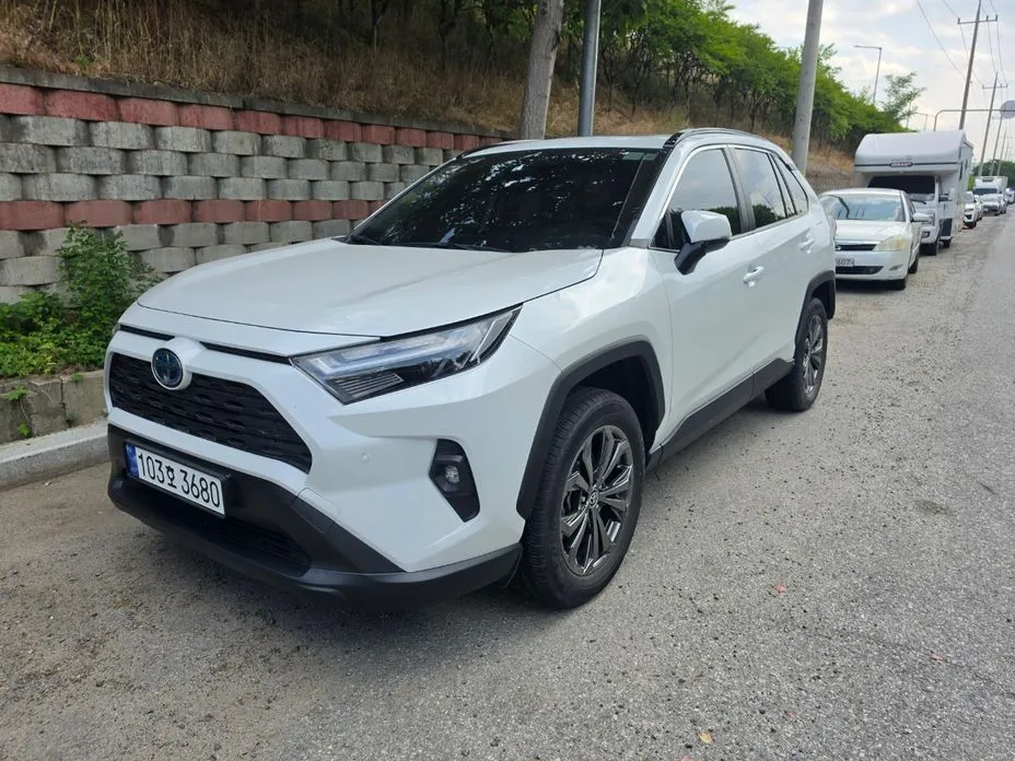 Toyota RAV4 — фото 3