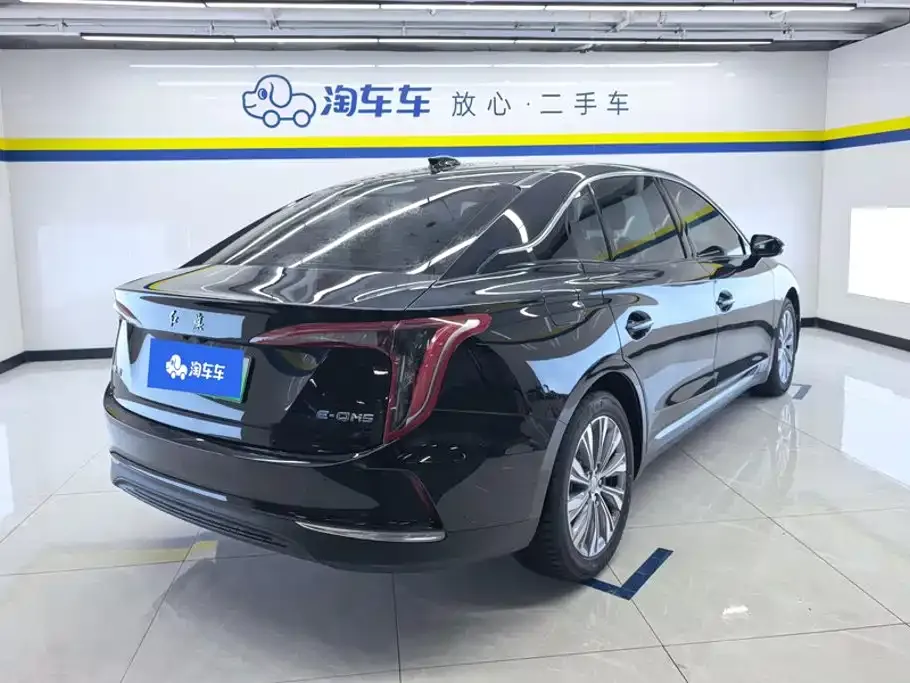 Hongqi E-QM5 — фото 4