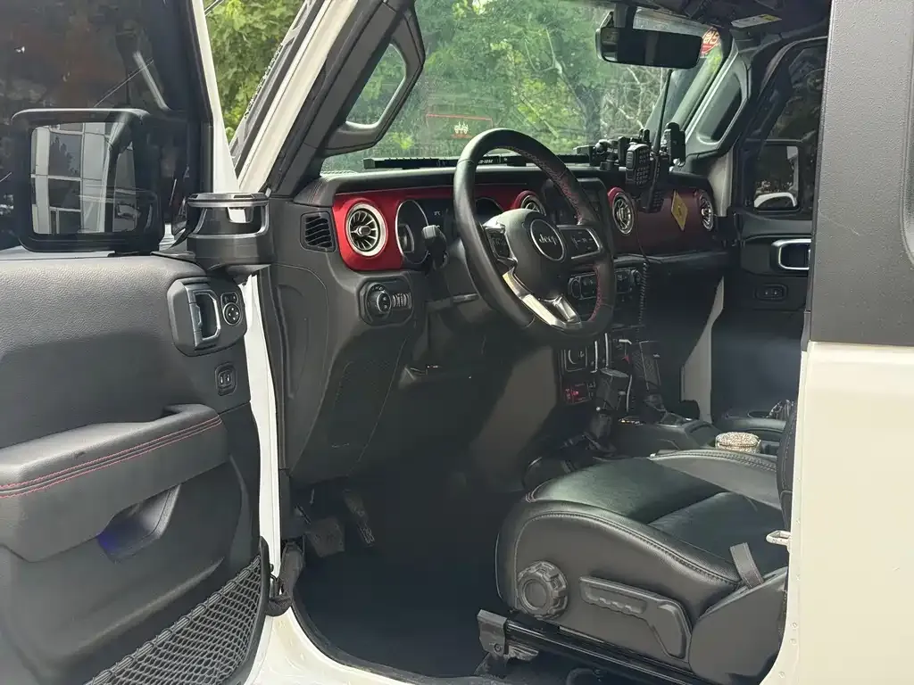 Jeep Wrangler — фото 2