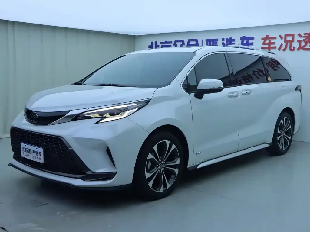 Toyota Granvia — фото 1