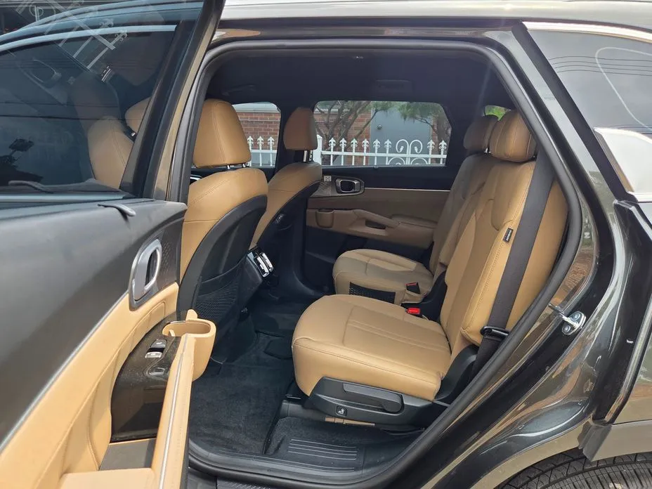 Kia Sorento — фото 9