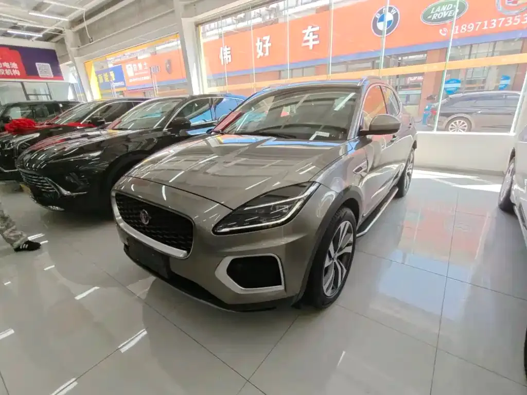 Jaguar E-PACE — фото 1
