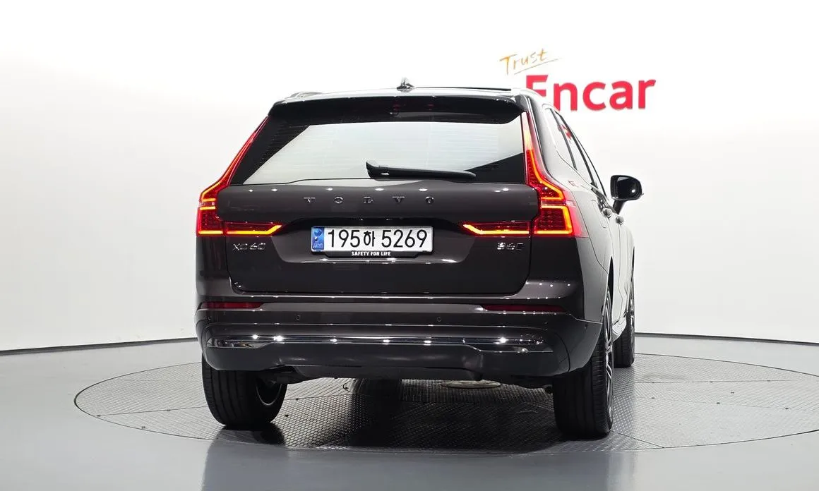 Volvo XC60 — фото 7