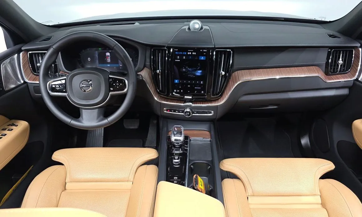 Volvo XC60 — фото 2