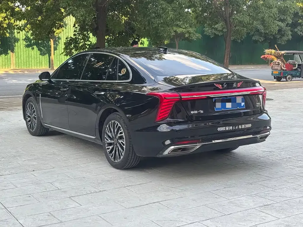 Hongqi H5 — фото 10