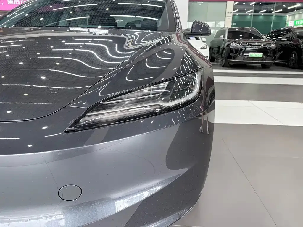 Tesla Model 3 — фото 6