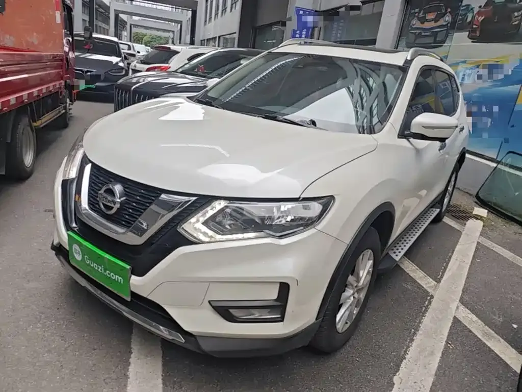 Nissan X-Trail — фото 1