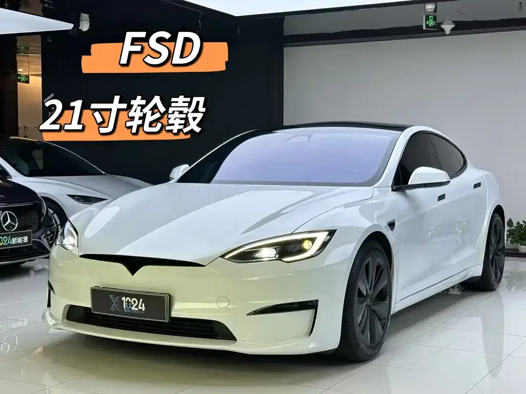 Tesla Model S — фото 1
