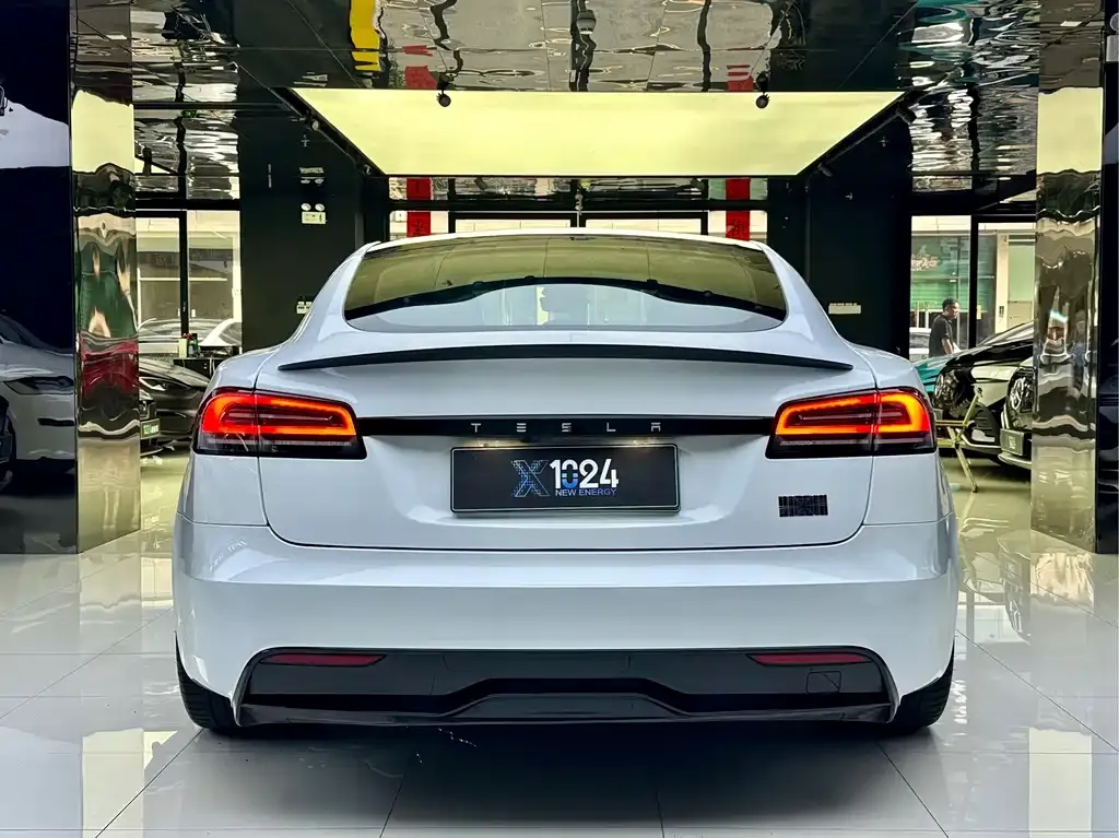 Tesla Model S — фото 8