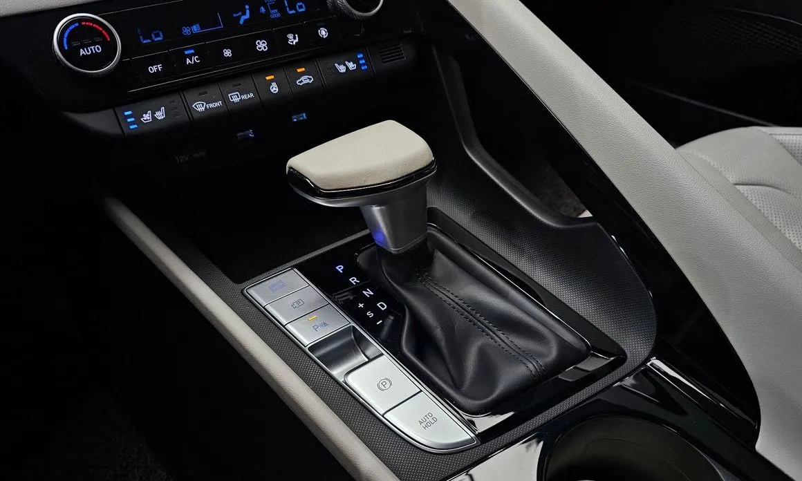 Hyundai AVANTE — фото 3
