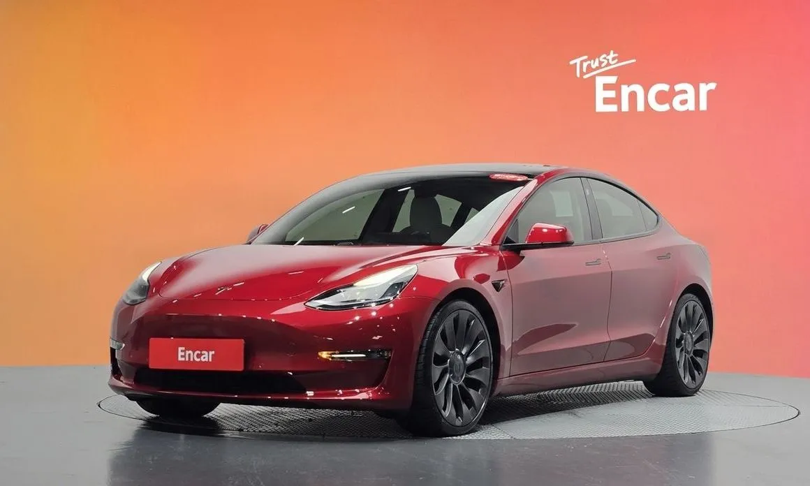 Tesla Model 3 — фото 1