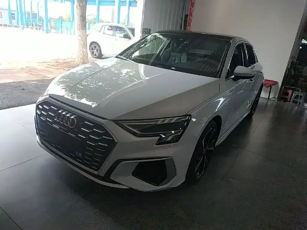 Audi A3 — фото 1