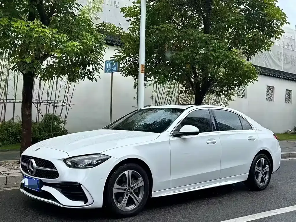 Mercedes-Benz C-Class — фото 1