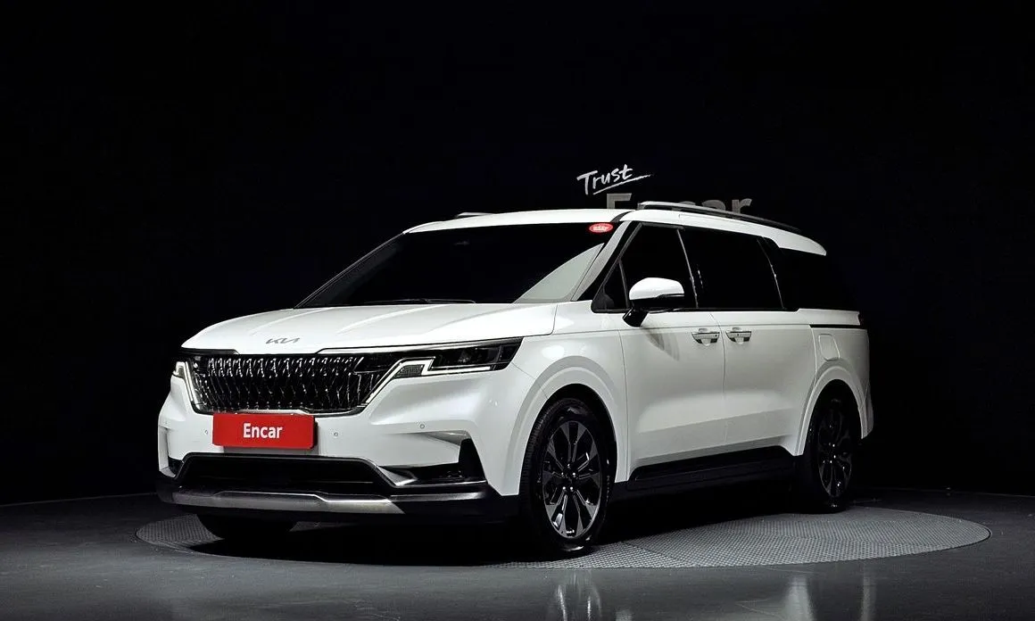 Kia Carnival — фото 1