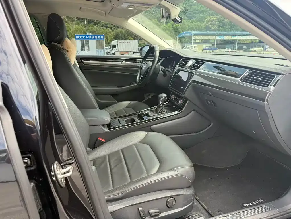 Volkswagen Phideon — фото 3