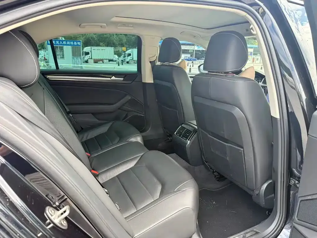 Volkswagen Phideon — фото 2