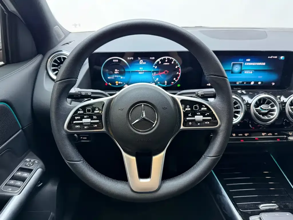Mercedes-Benz GLA — фото 8