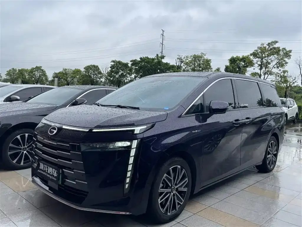 GAC Motor 传祺E8 PHEV — фото 1