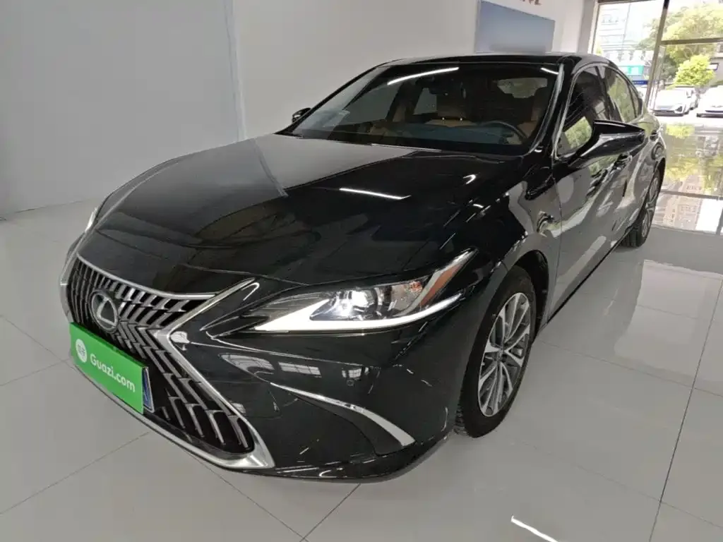Lexus ES — фото 1