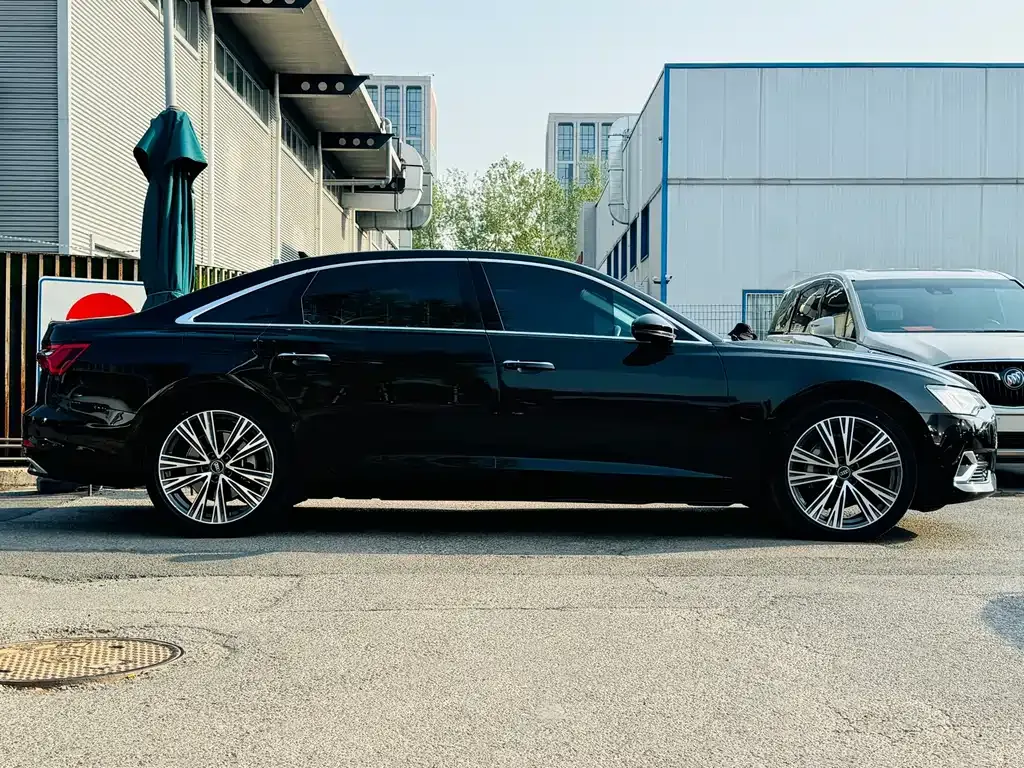 Audi A6L — фото 10