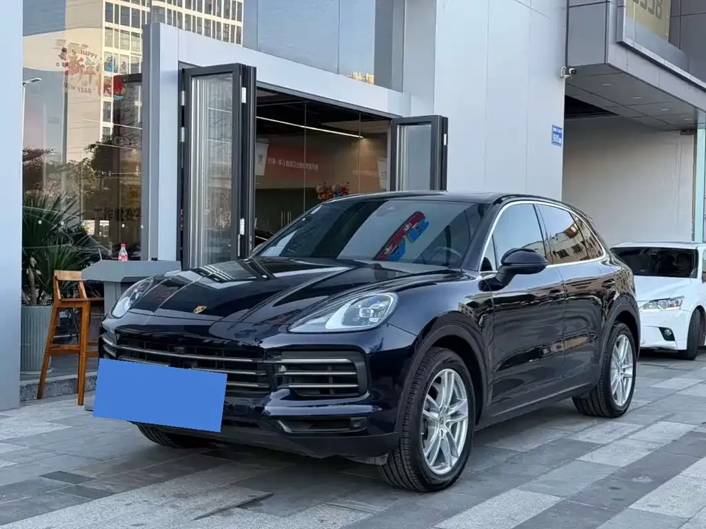 Porsche Cayenne — фото 1