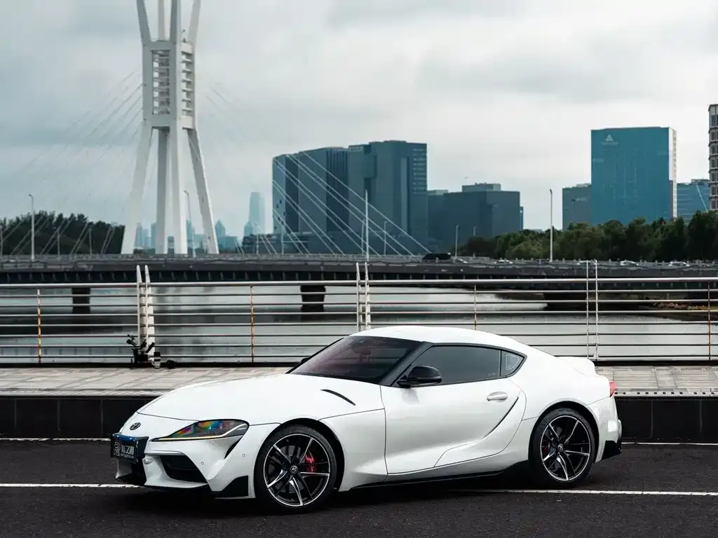 Toyota Supra — фото 1