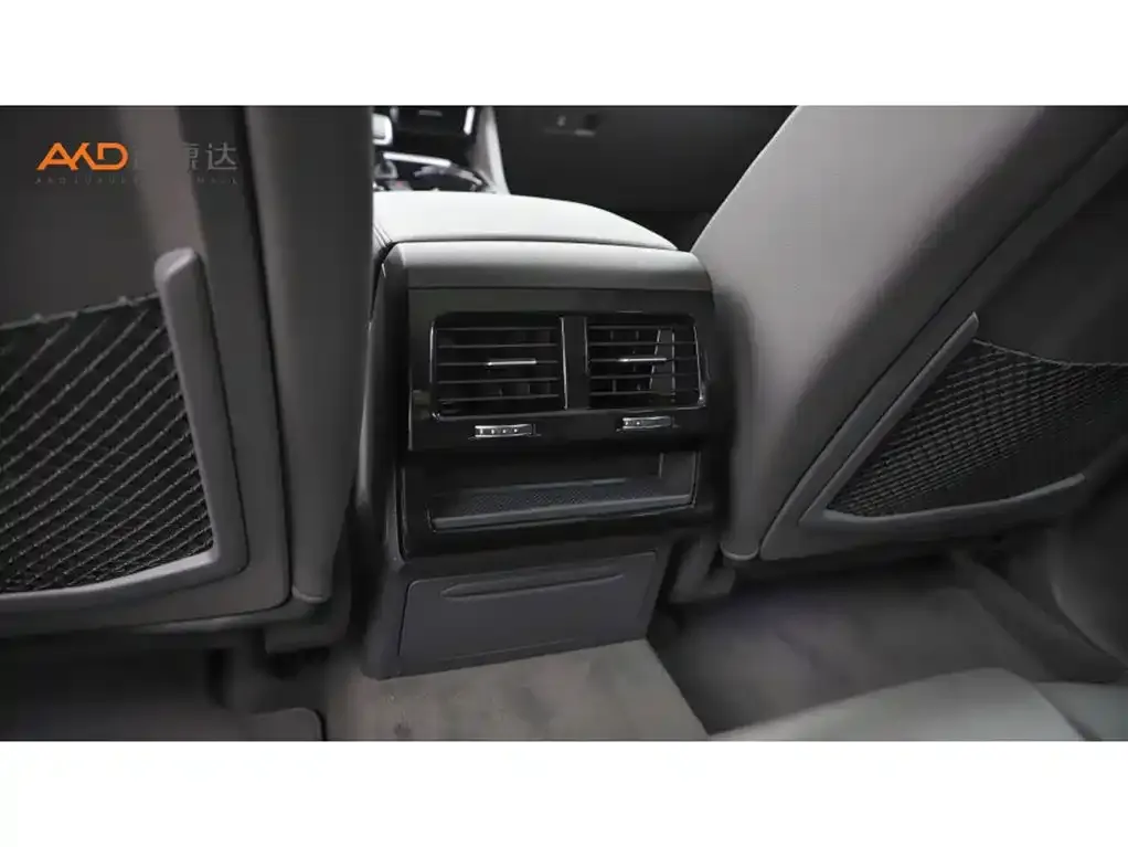 Volkswagen Touareg — фото 3