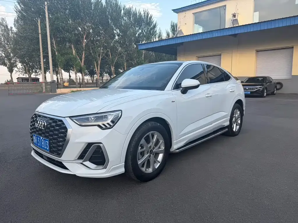 Audi Q3 Sportback — фото 1