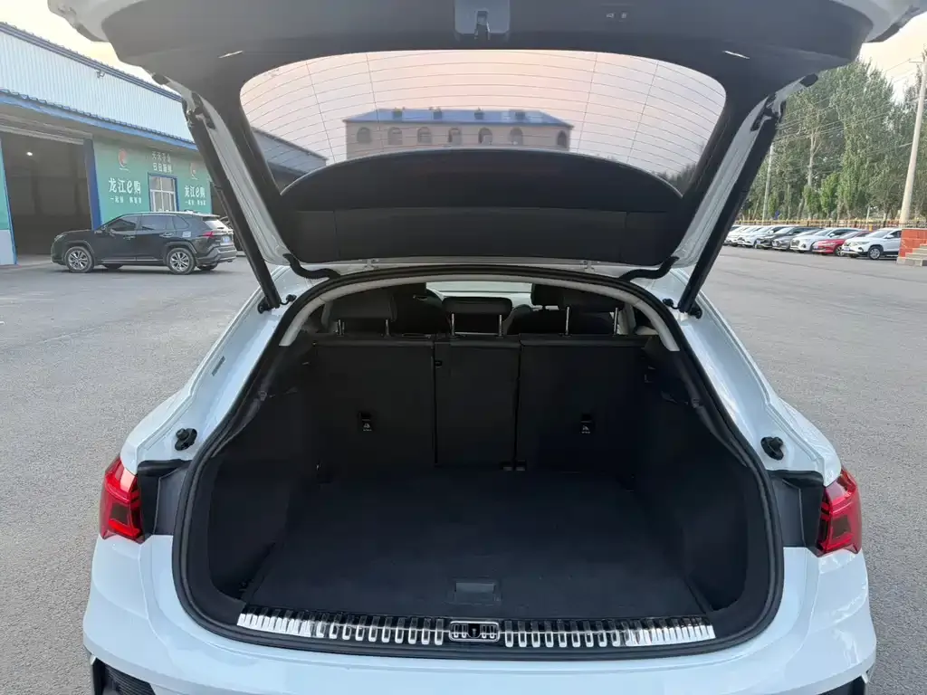 Audi Q3 Sportback — фото 4