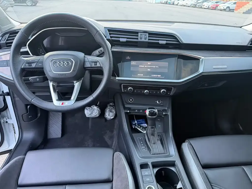 Audi Q3 Sportback — фото 9