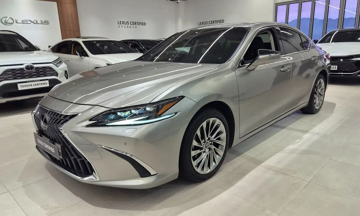 Lexus ES — фото 1
