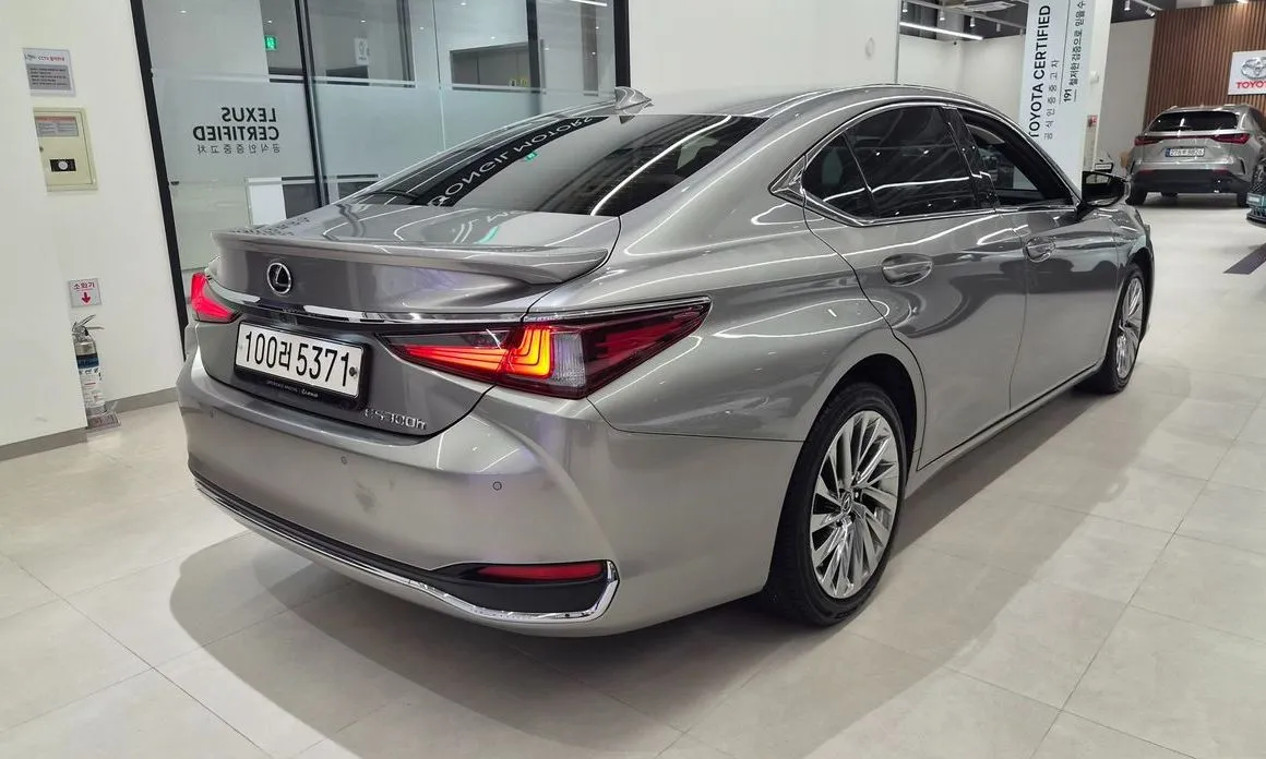 Lexus ES — фото 9