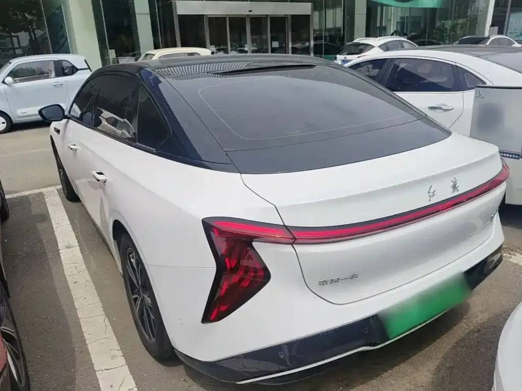 Hongqi EH7 — фото 10