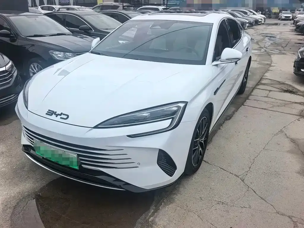 BYD Seal — фото 1