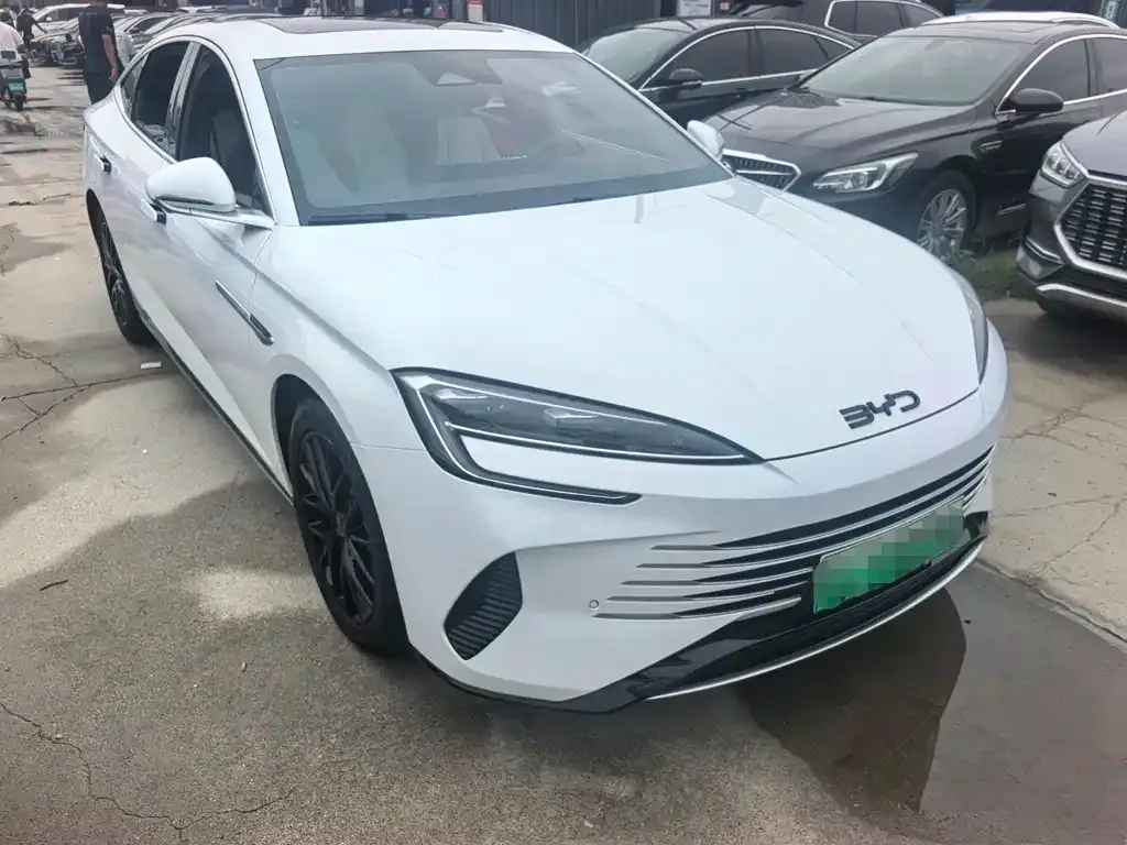 BYD Seal — фото 3