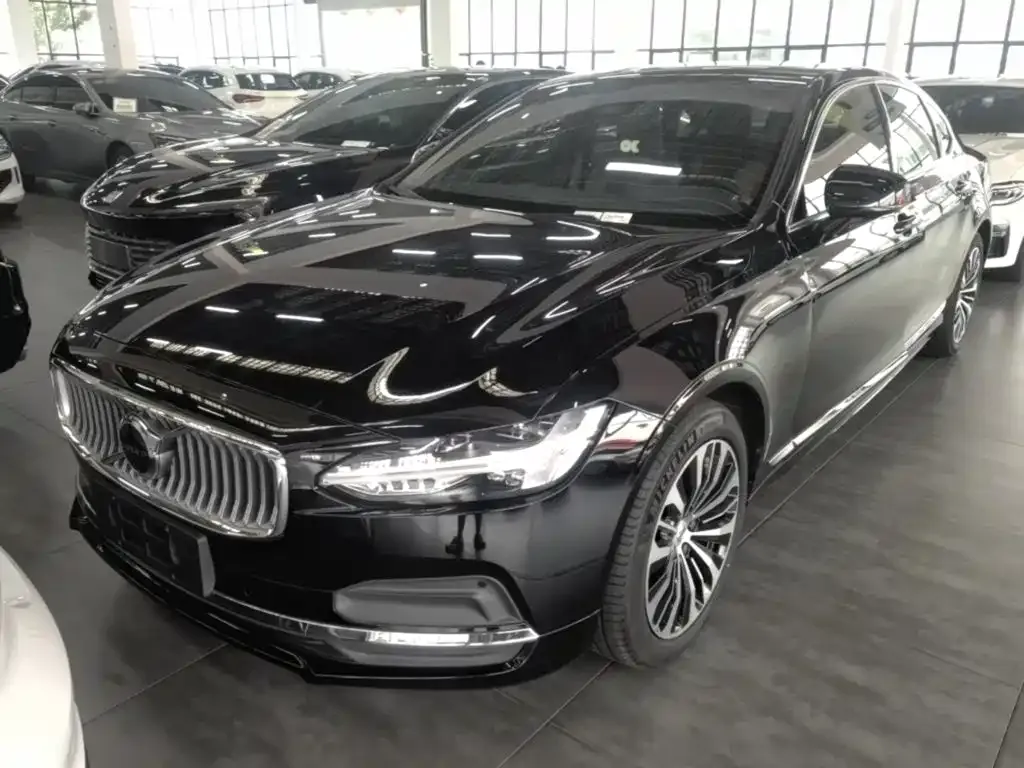 Volvo S90 — фото 1
