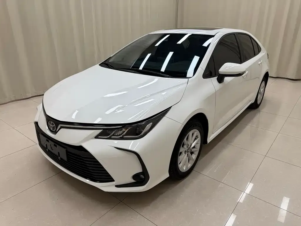 Toyota Corolla — фото 1