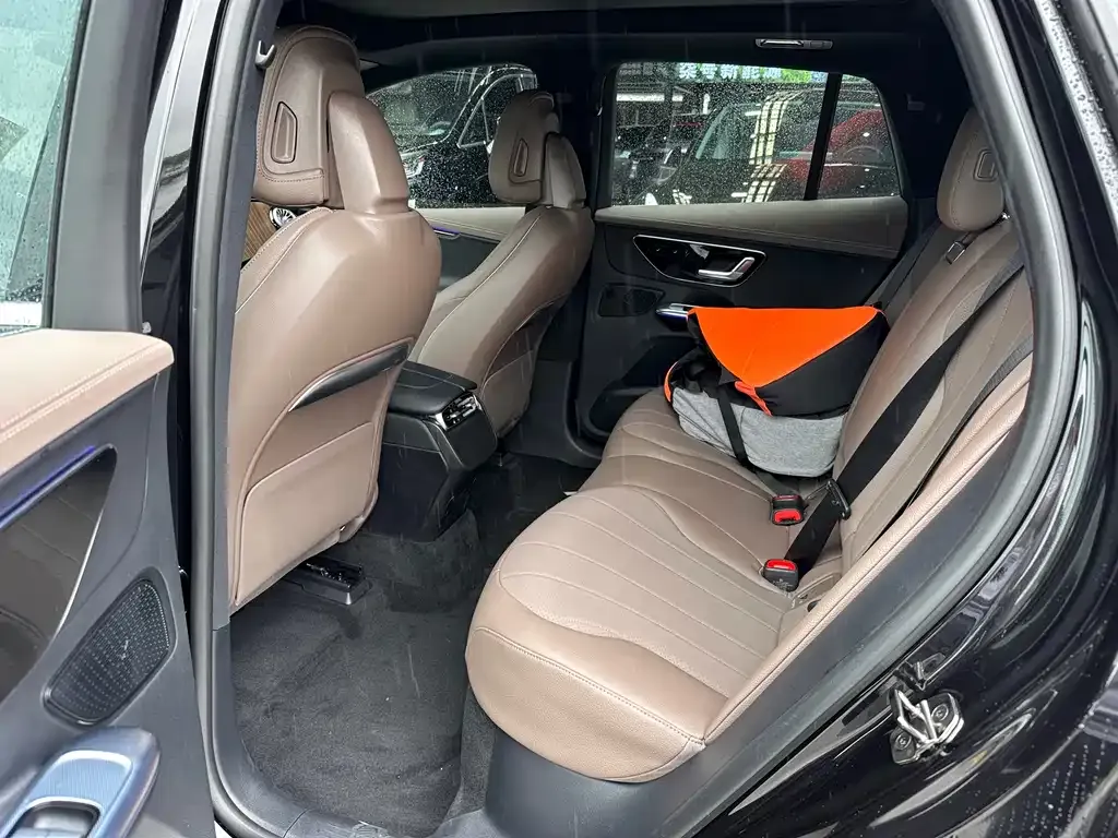 Mercedes-Benz EQE SUV — фото 3