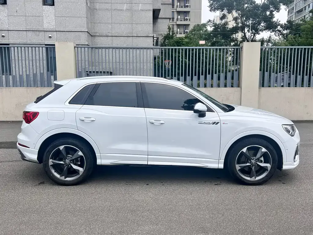 Audi Q3 — фото 5