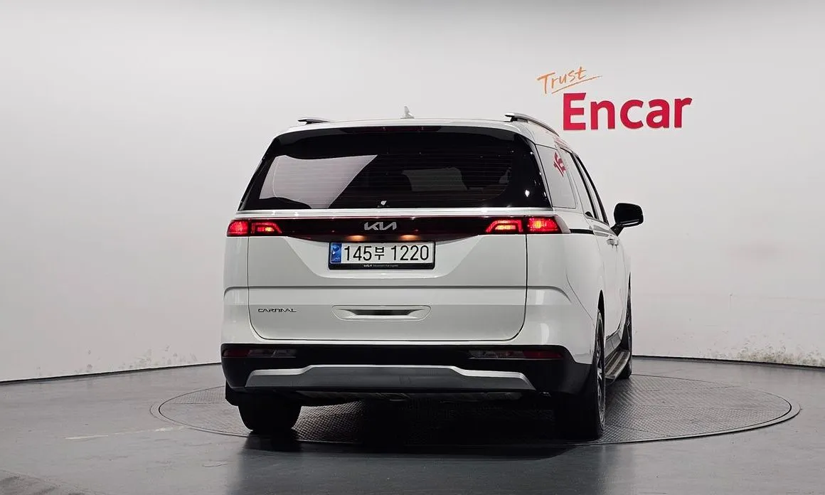 Kia Carnival — фото 4