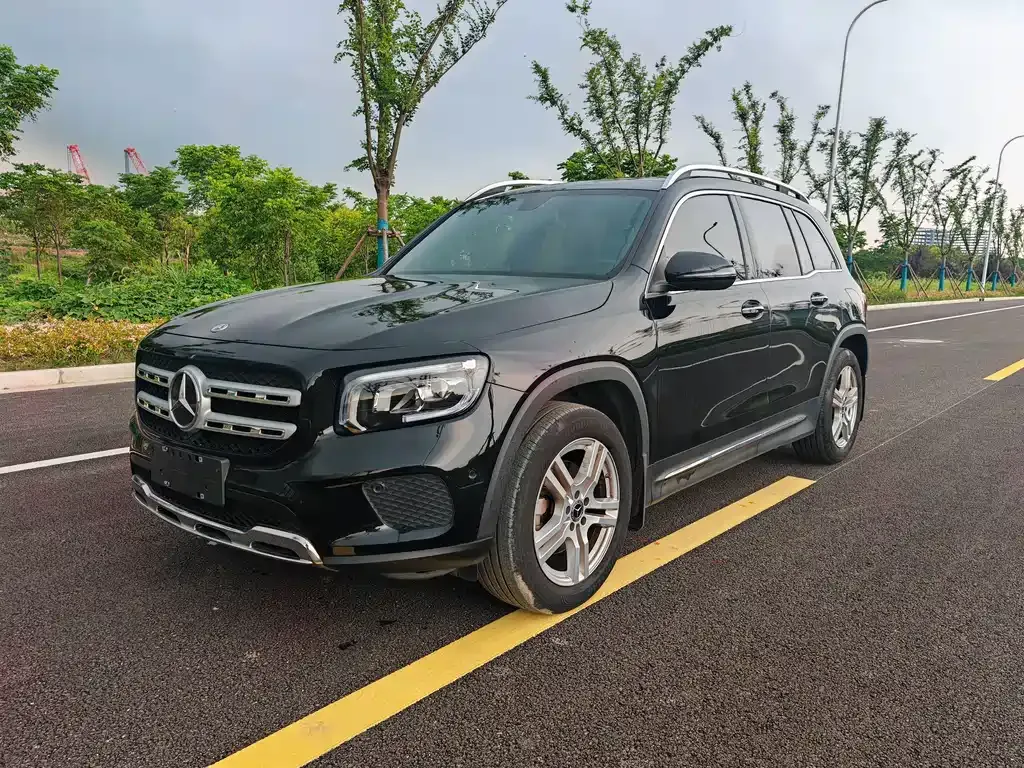 Mercedes-Benz GLB — фото 1
