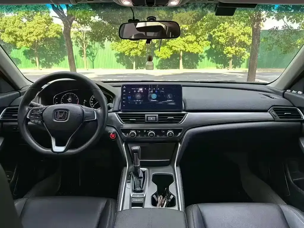 Honda Accord — фото 4
