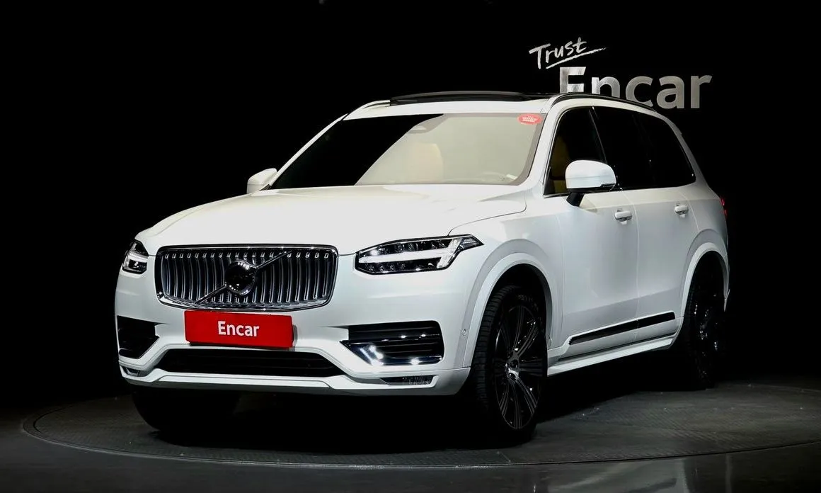 Volvo XC90 — фото 1