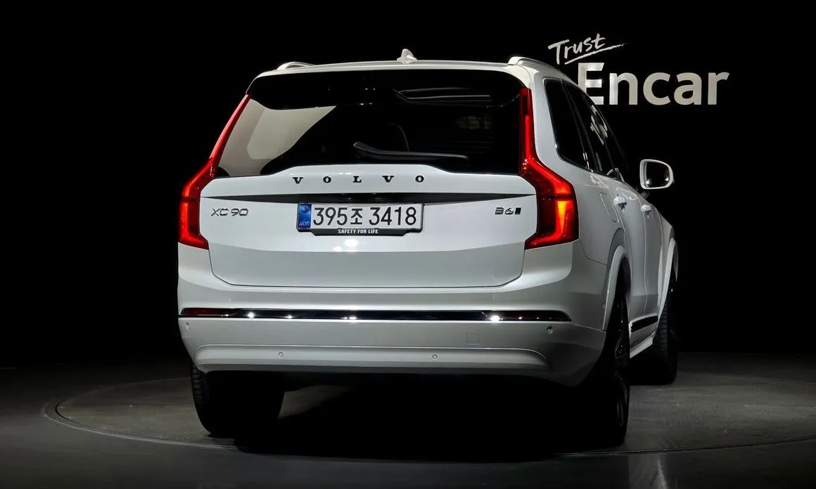 Volvo XC90 — фото 8