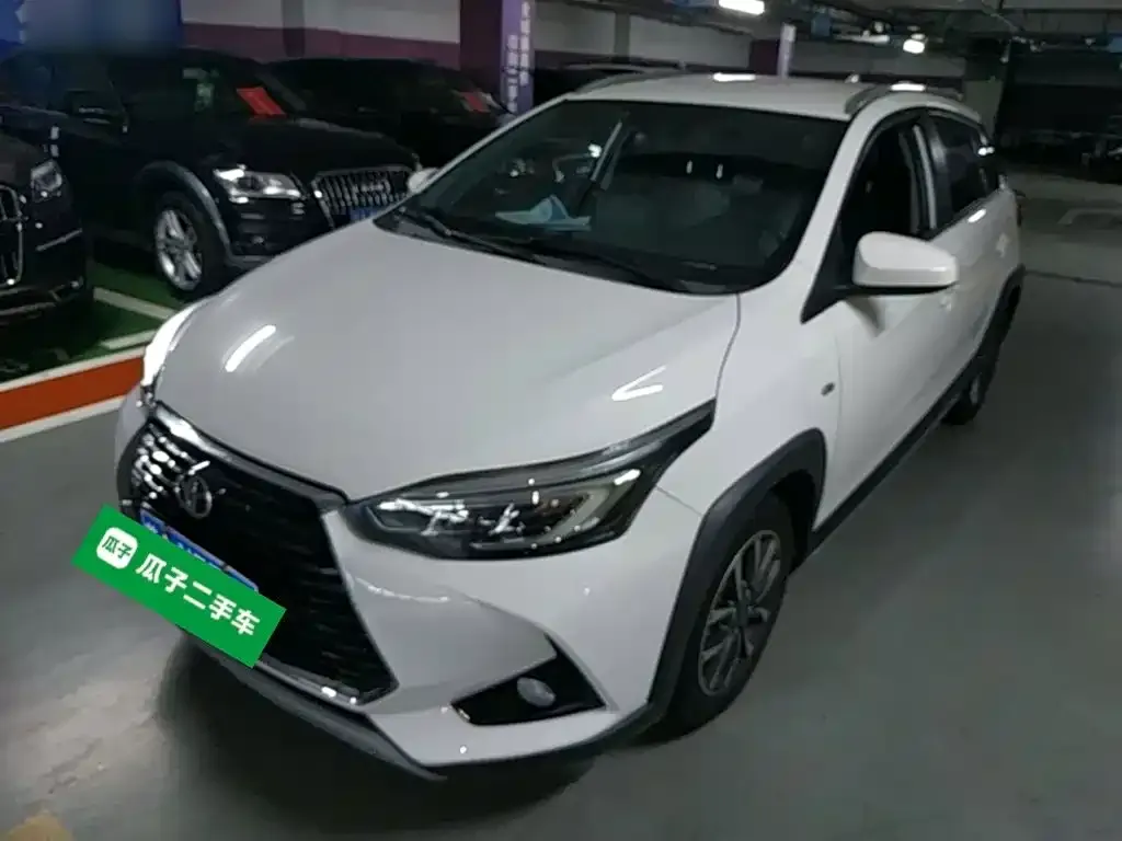 Toyota Yaris L — фото 1