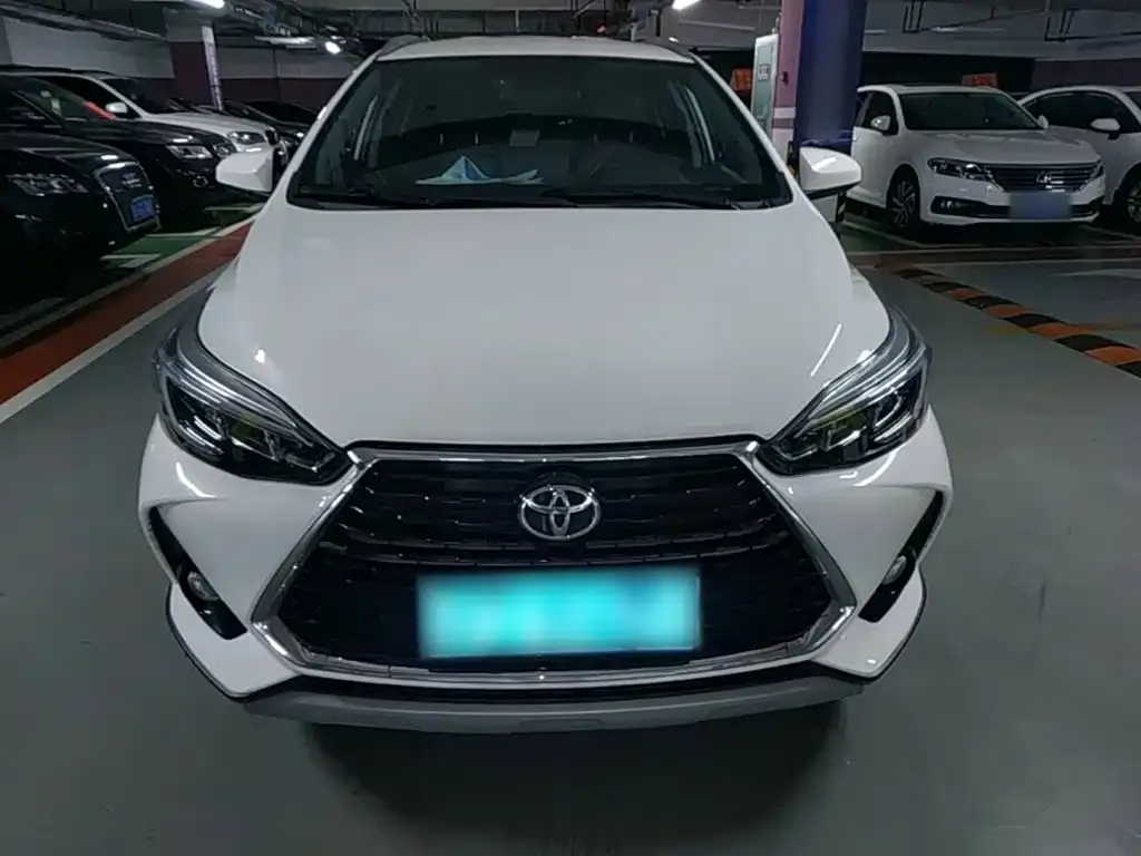 Toyota Yaris L — фото 5