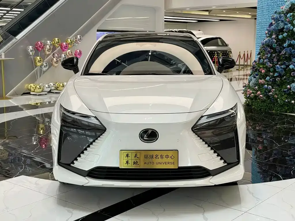 Lexus RZ — фото 4