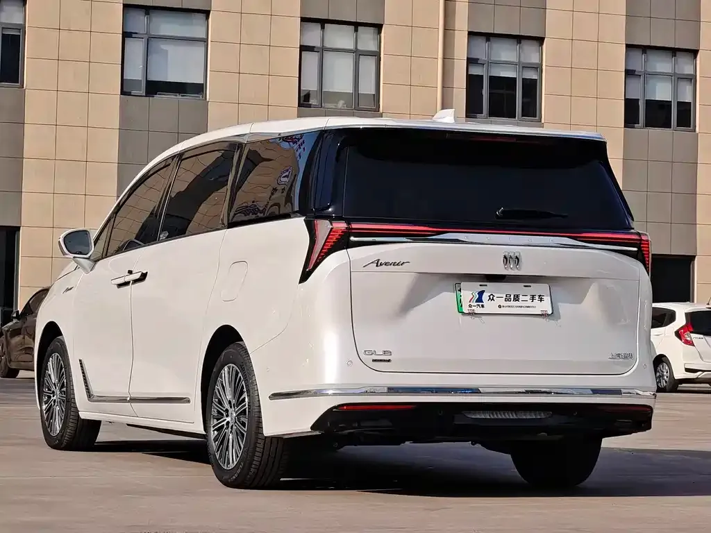 Buick GL8 Hybrid — фото 10