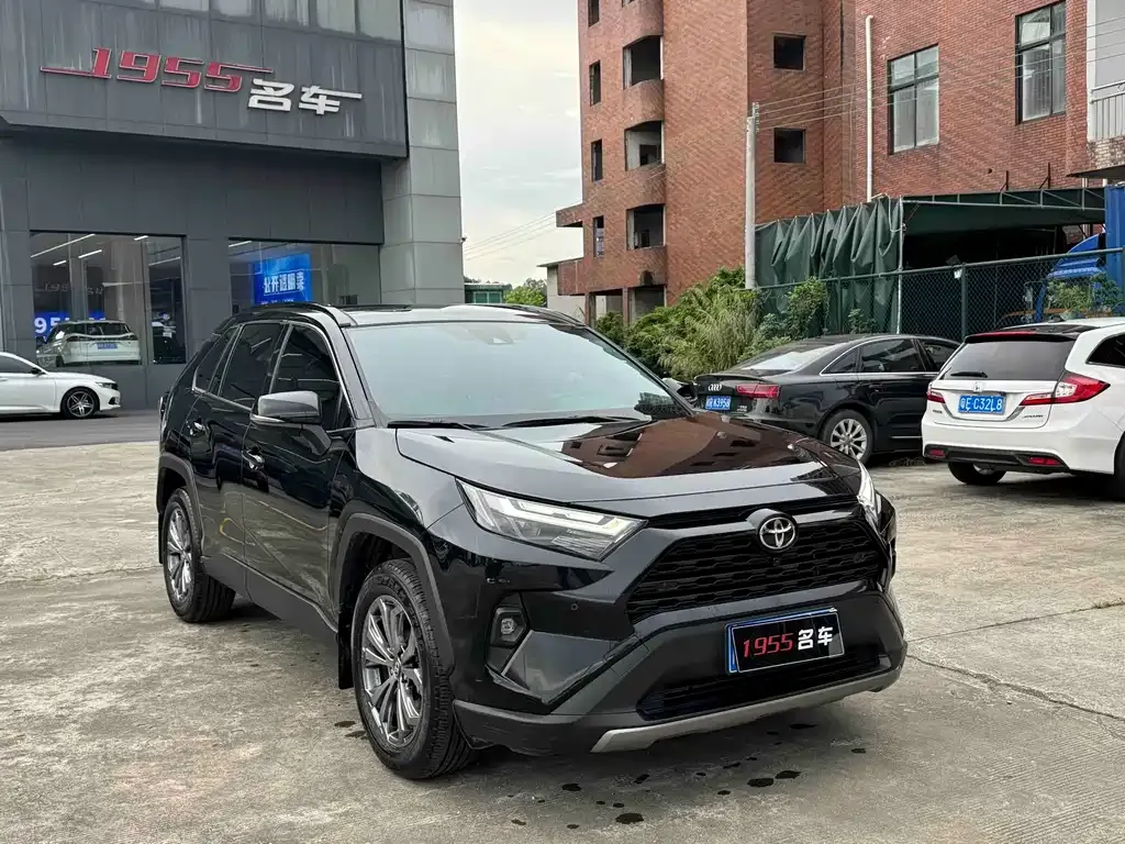 Toyota RAV4 — фото 4