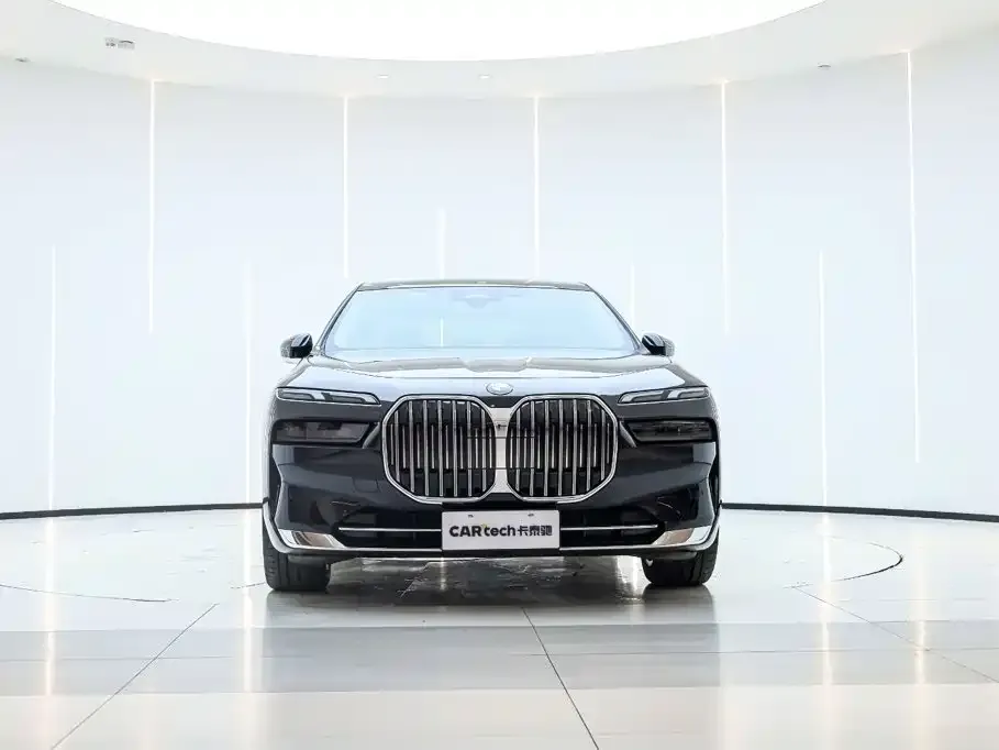 BMW 7 Series — фото 5